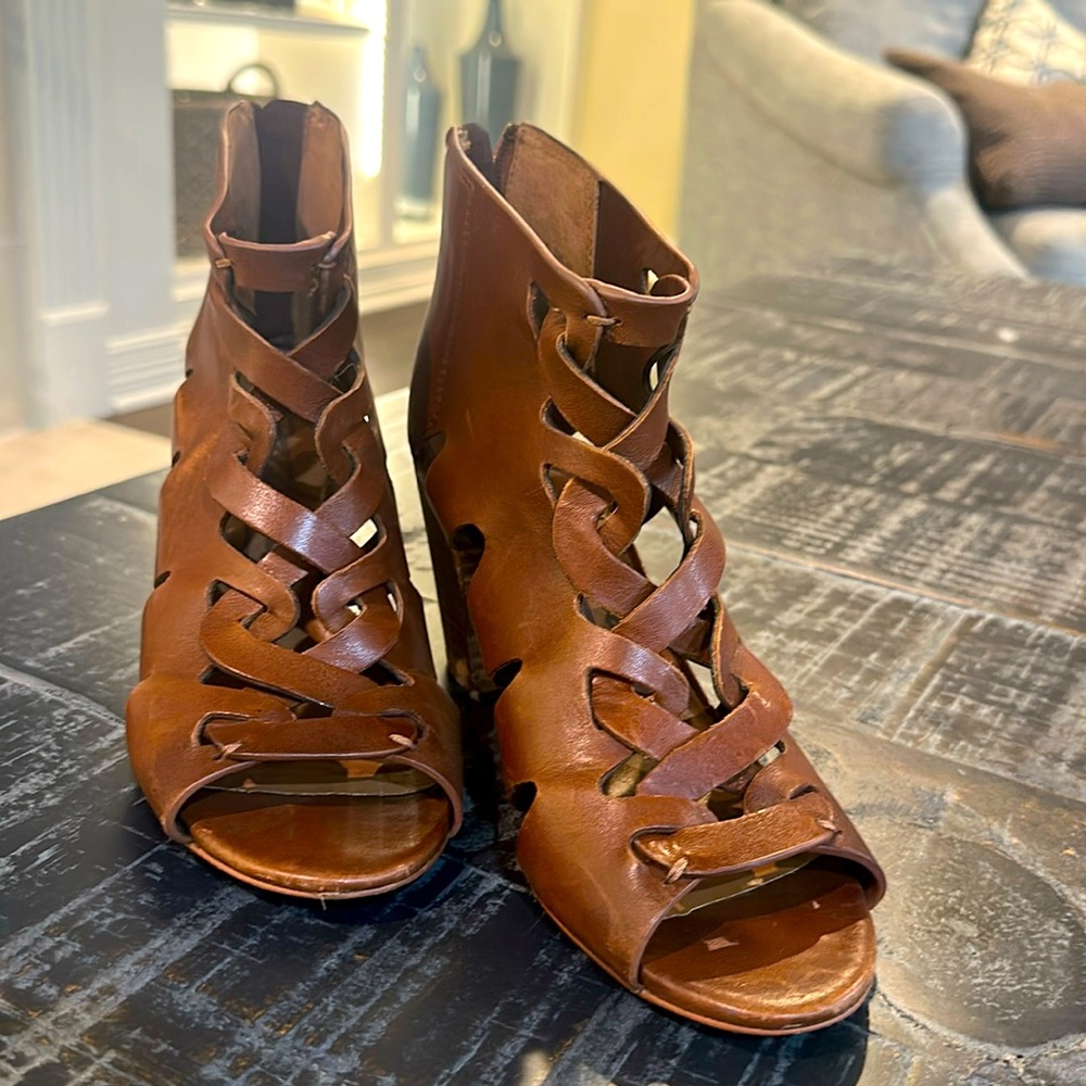 Zodiac square heel pumps